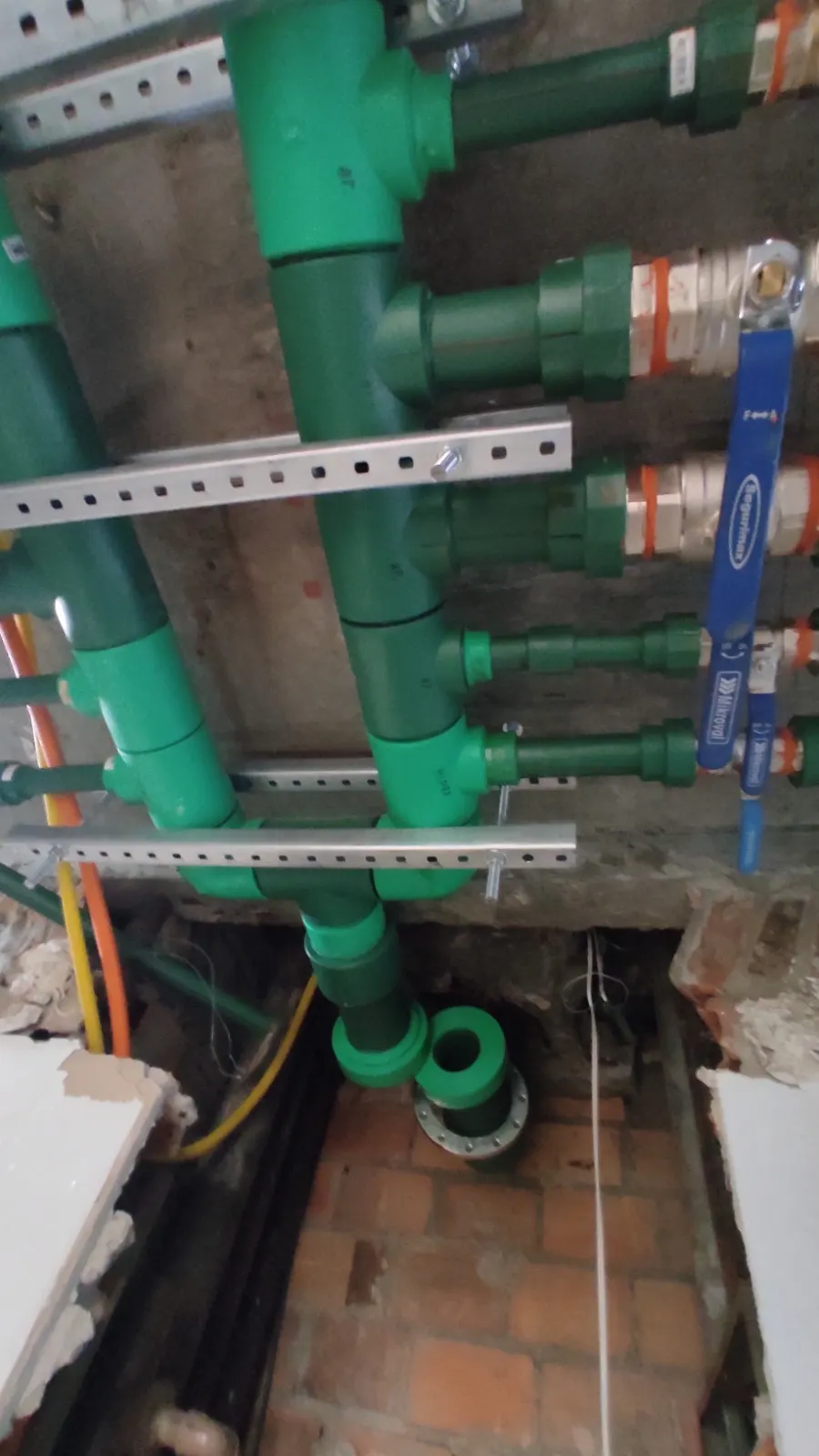 Barrilete em PPR com registros de esfera